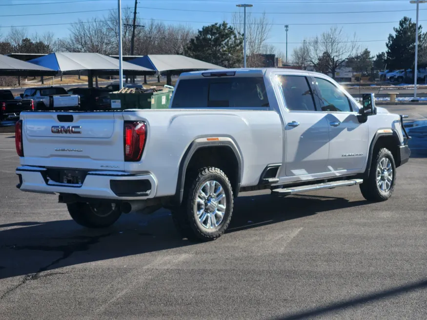 2022 GMC Sierra 3500HD Denali | Photo 19 of 24