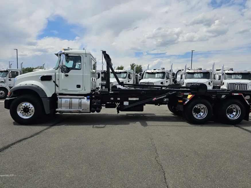 2024 Mack GU813 | Photo 4 of 17