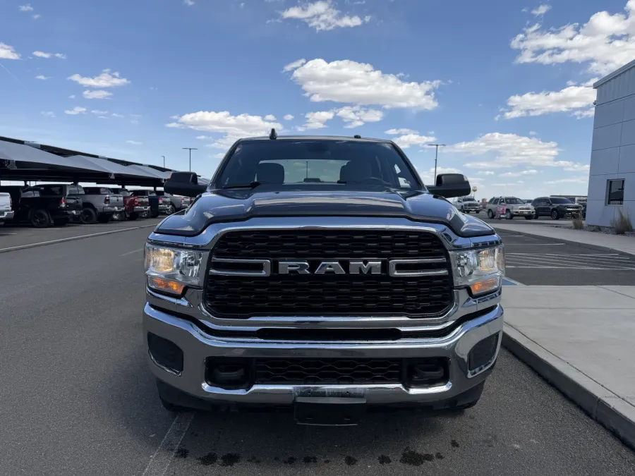 2022 RAM 2500 Big Horn | Photo 2 of 18