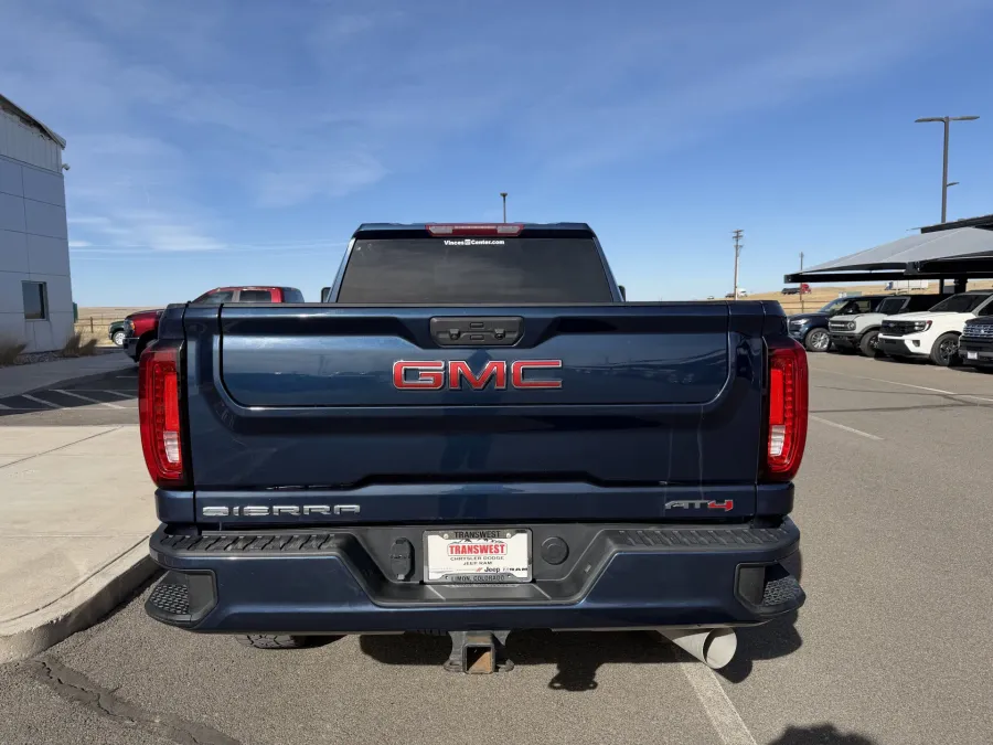 2022 GMC Sierra 2500HD AT4 | Photo 6 of 23