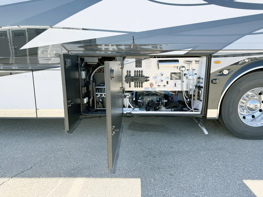 2026 Newmar Essex 4551 | Photo 32 of 33