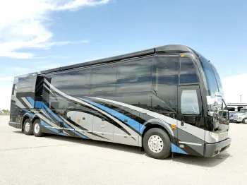 2023 Emerald Prevost H3-45 Triple Slide