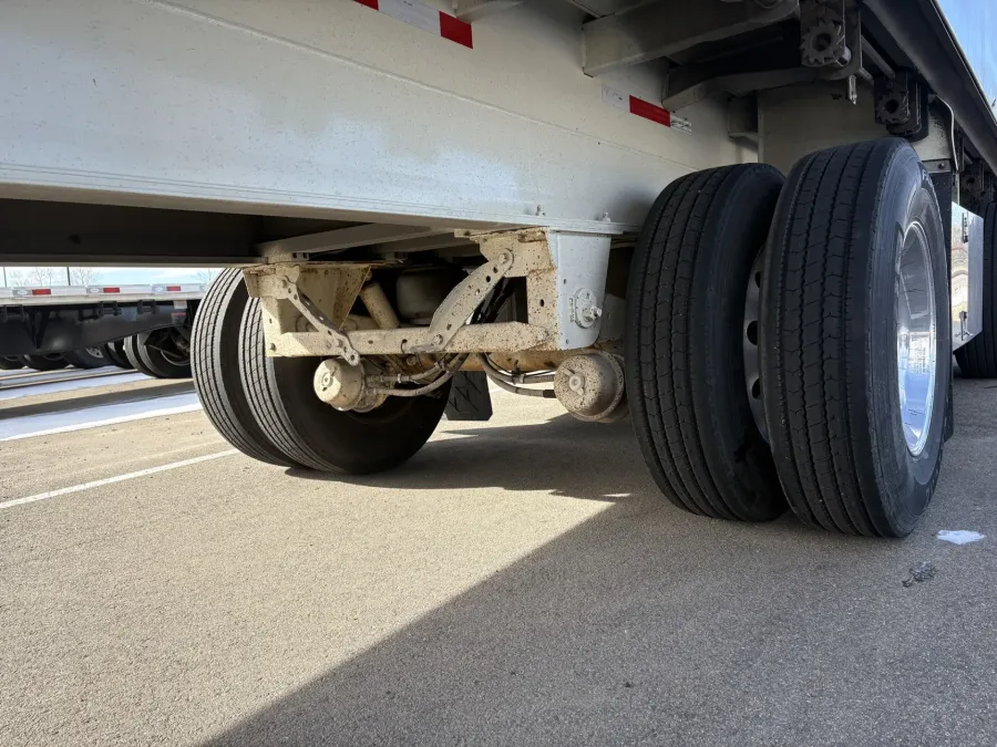 2011 MAC Flatbed | Photo 9 of 17