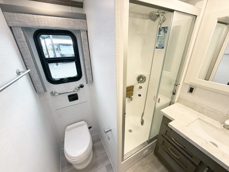 2026 Newmar Super Star 4159 | Photo 16 of 27