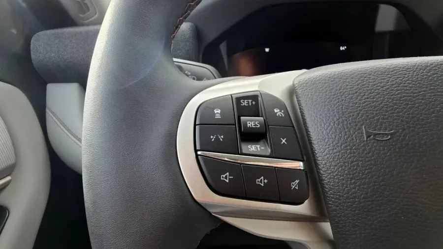 2026 Ford Explorer | Photo 17 of 32