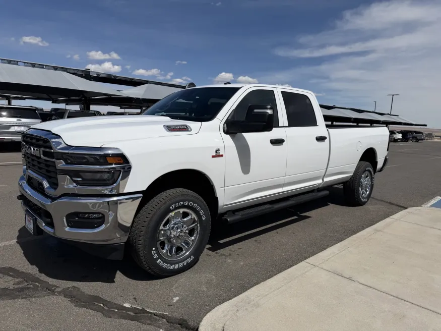 2026 RAM 2500 Tradesman | Photo 3 of 18