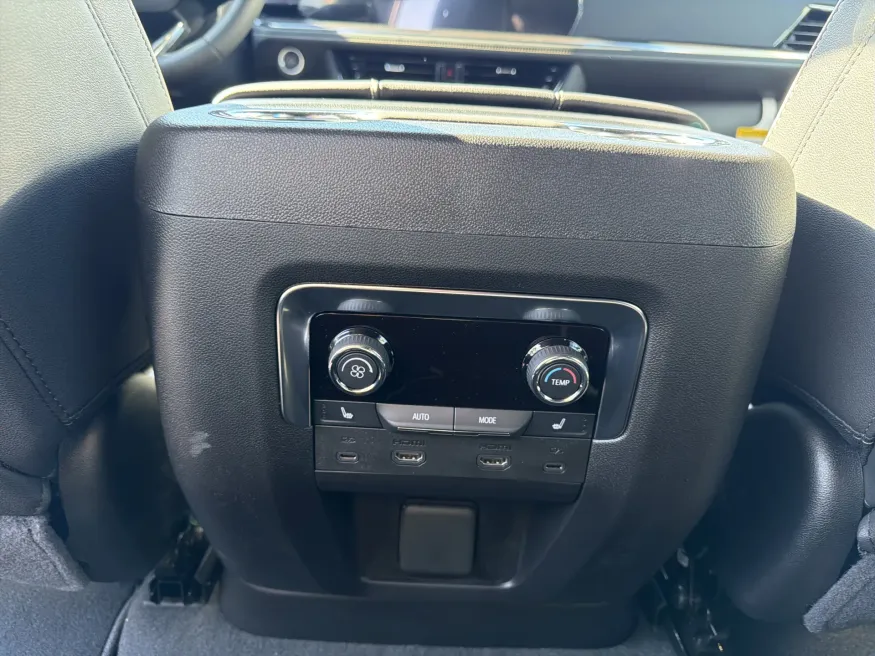 2026 Chevrolet Suburban Premier | Photo 14 of 26