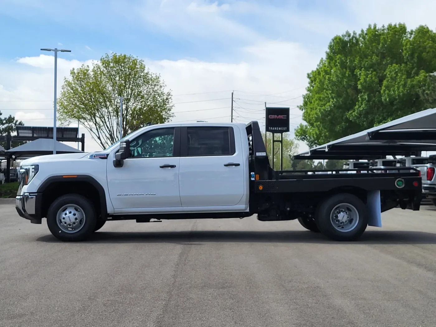2026 GMC Sierra 3500HD CC Pro | Photo 3 of 23