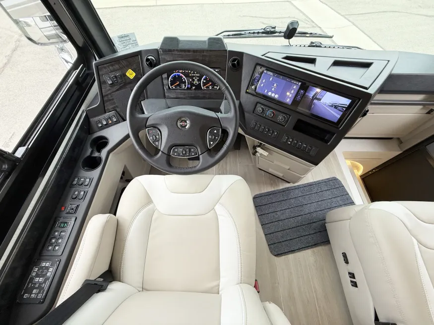 2026 Newmar Dutch Star 4081 | Photo 7 of 30