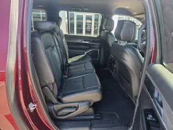 2023 Jeep Wagoneer L Series II | Thumbnail Photo 19 of 33