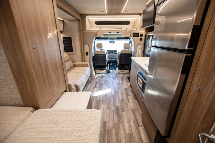 2026 Tiffin Wayfarer 25XPW | Photo 11 of 23