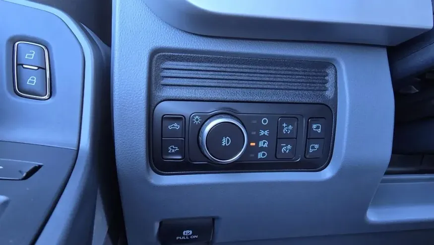2026 Ford Super Duty F-350 | Photo 12 of 28