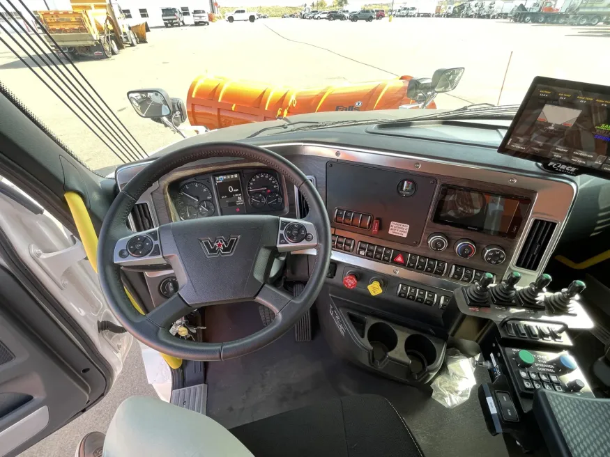 2026 Western Star 47X | Photo 11 of 11