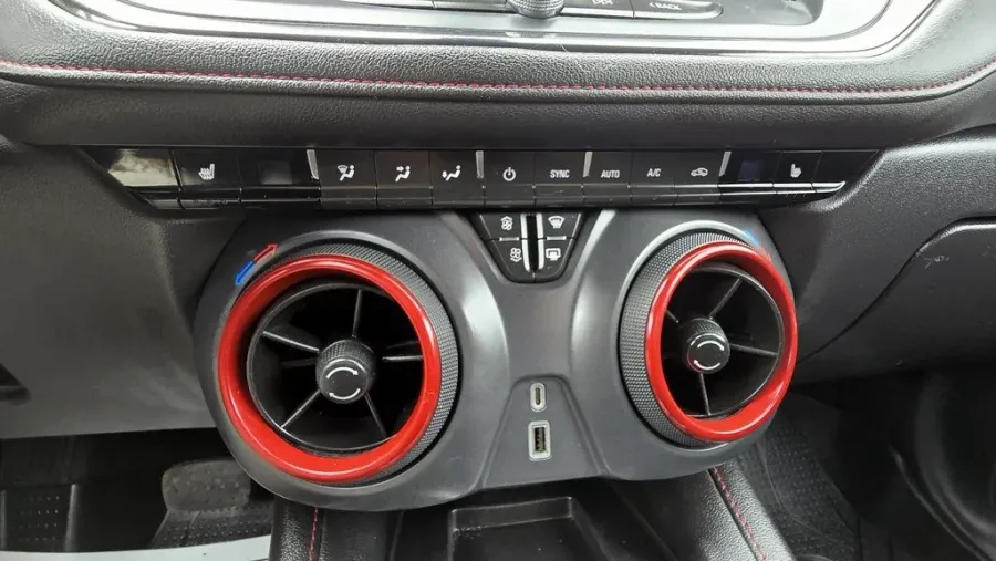 2023 Chevrolet Blazer | Photo 24 of 32