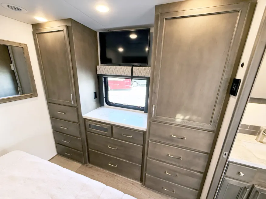 2026 Renegade Verona 36VSB | Photo 17 of 29