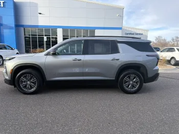 2025 Chevrolet Traverse AWD LT