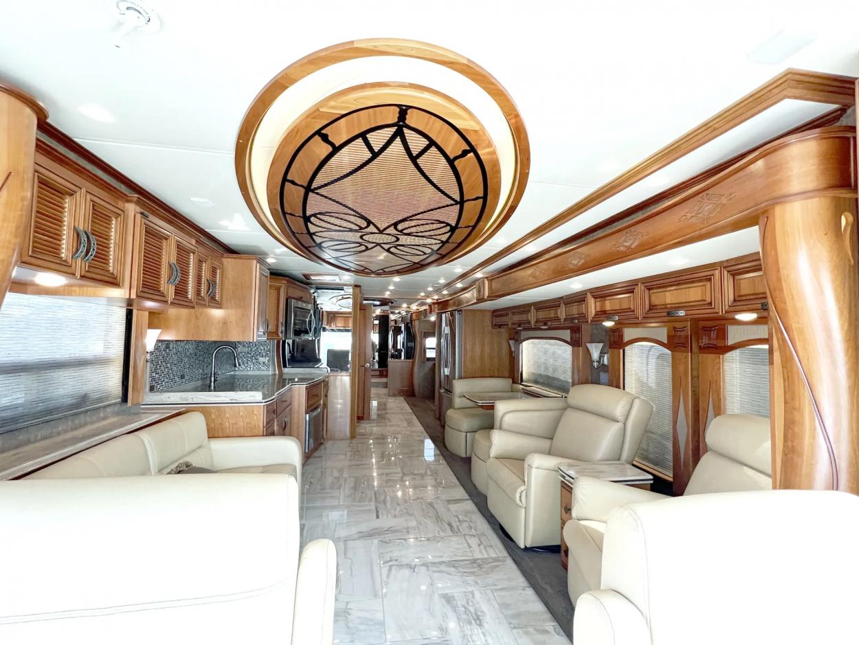 2015 Newmar London Aire 4553 | Photo 2 of 23