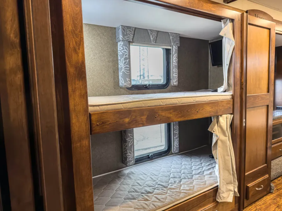 2018 Renegade Verona 40VBH | Photo 19 of 26