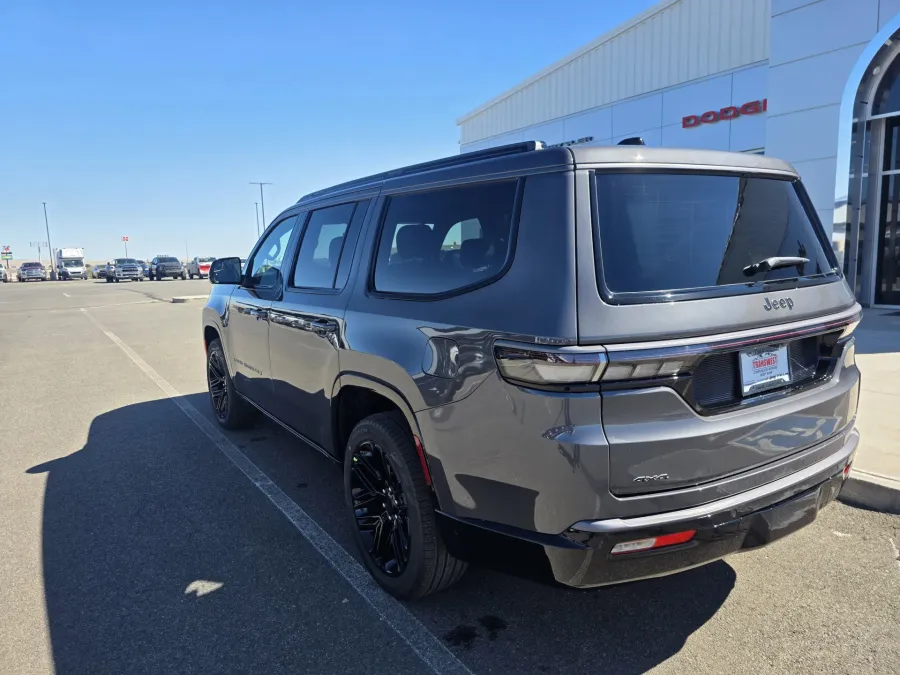 2026 Jeep Grand Wagoneer Limited Reserve | Photo 7 of 29