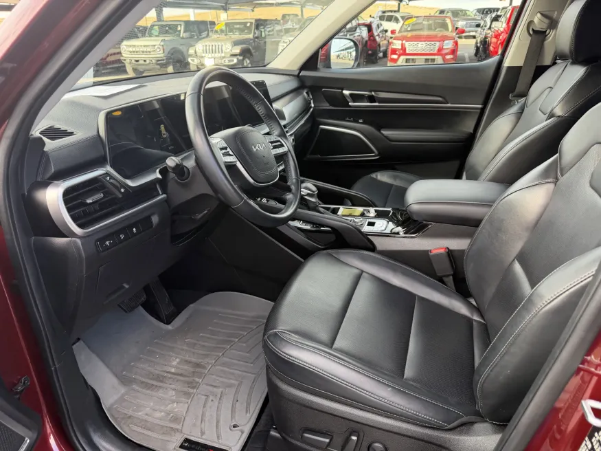 2024 Kia Telluride S | Photo 16 of 22
