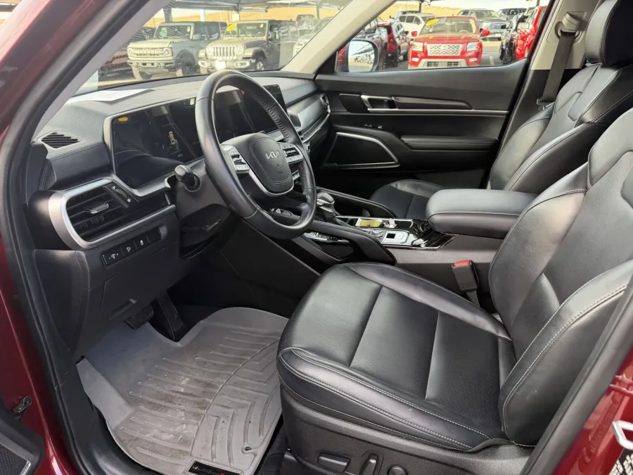 2024 Kia Telluride S | Photo 16 of 22