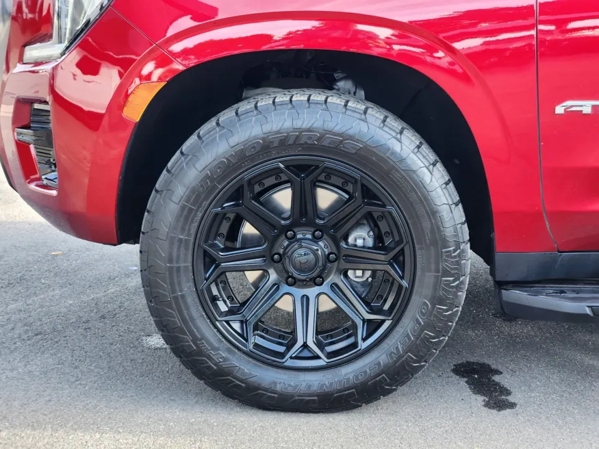 2024 GMC Yukon AT4 | Photo 22 of 32