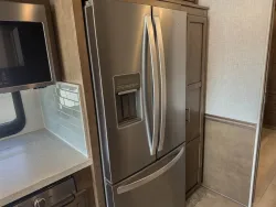 2021 Newmar Ventana 3412 | Thumbnail Photo 17 of 39