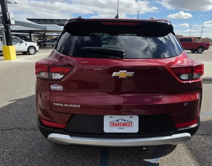 2024 Chevrolet Trailblazer | Photo 7 of 29