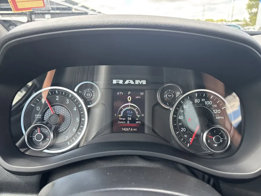 2024 RAM 2500 Big Horn | Photo 17 of 18