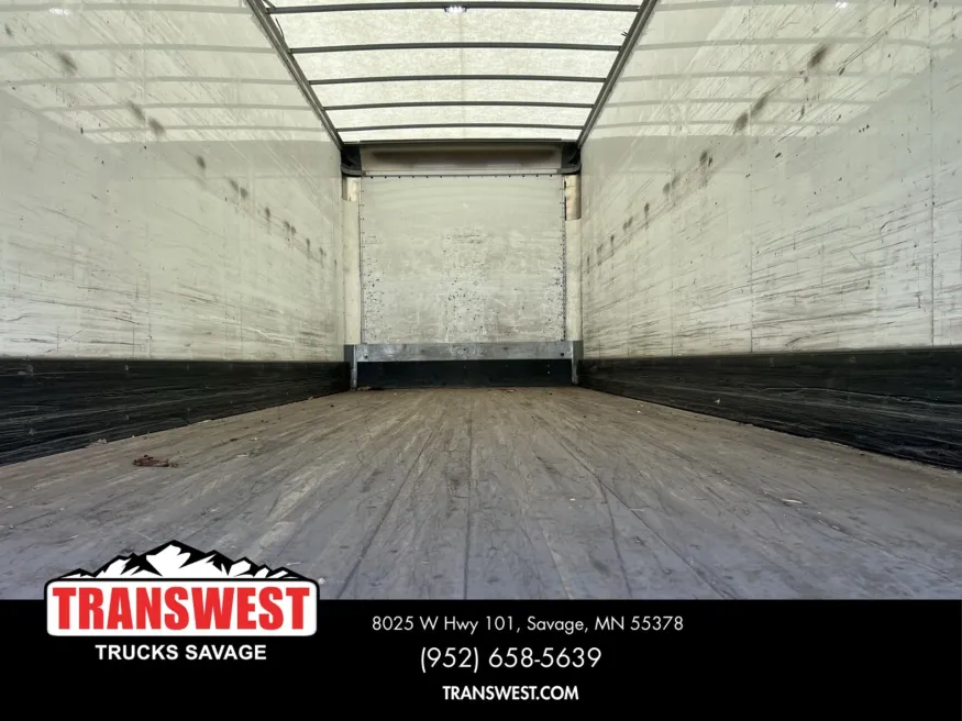 2020 Freightliner M2 106 | Photo 8 of 11