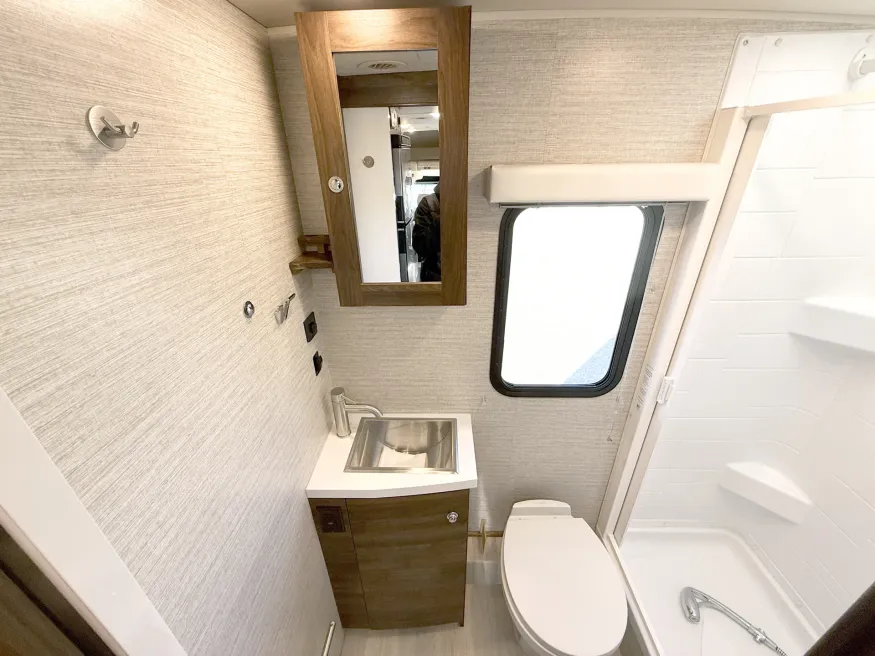 2022 Winnebago Navion 24D | Photo 12 of 23