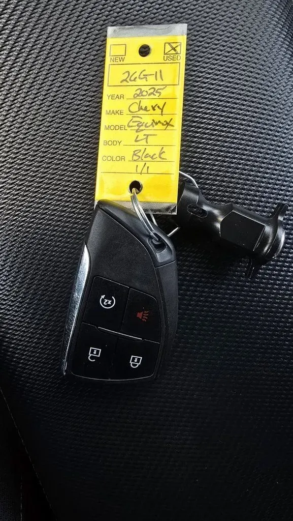 2025 Chevrolet Equinox | Photo 25 of 30