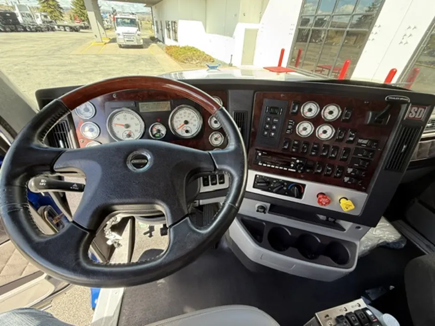 2023 Freightliner 122SD | Photo 15 of 18