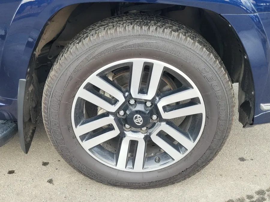 2022 Toyota 4Runner Limited | Photo 6 of 24