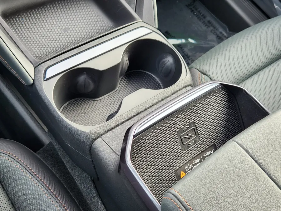 2026 GMC Terrain AT4 | Photo 14 of 23