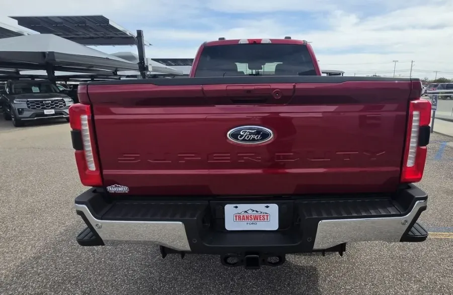 2026 Ford Super Duty F-250 | Photo 7 of 28