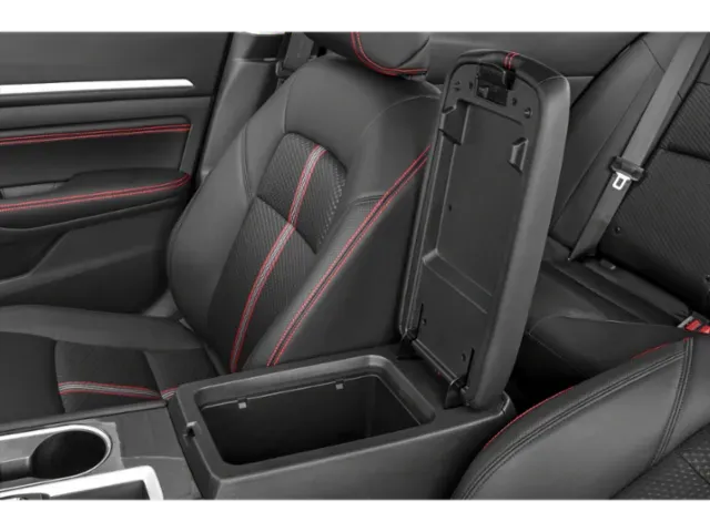 2024 Nissan Altima | Photo 10 of 12