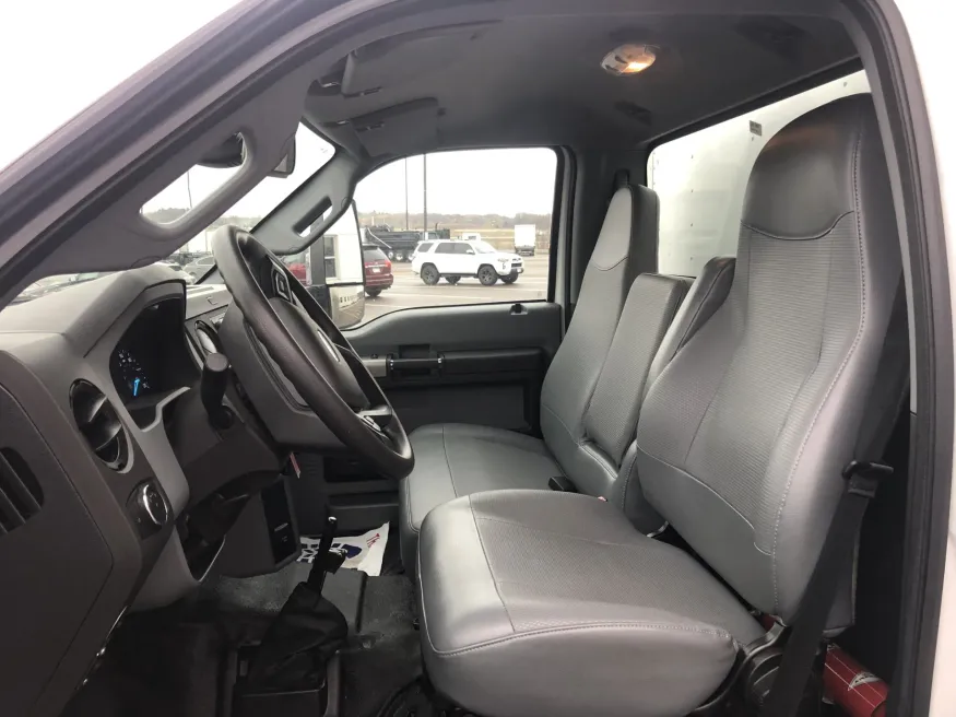 2023 Ford F750 | Photo 6 of 8