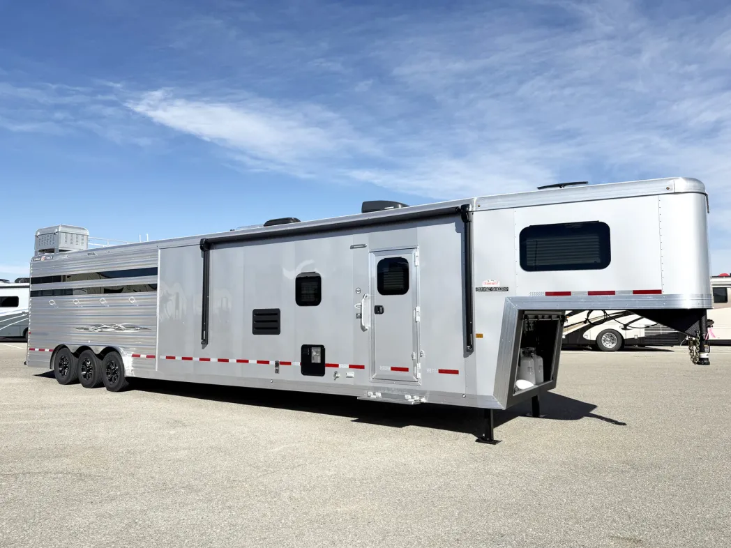 Trailer Edition Razor Razor 2HBP Horse & Livestock Trailers for Sale | Transwest