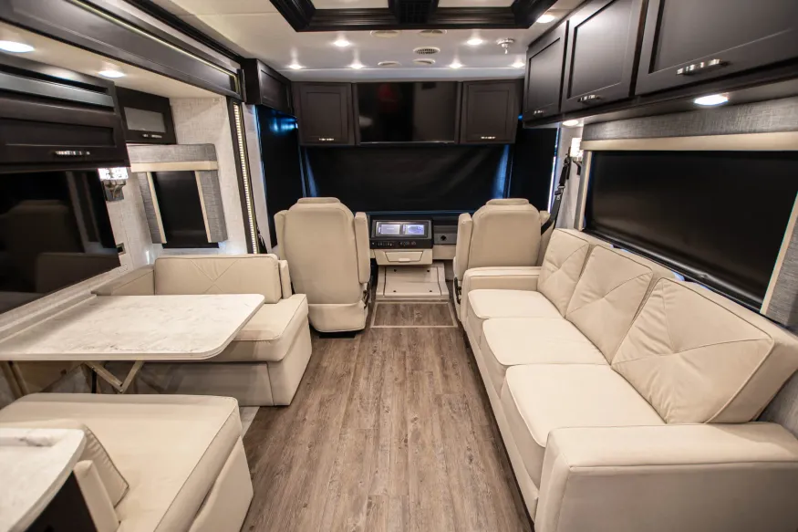 2026 Newmar Canyon Star 3947 | Photo 15 of 27