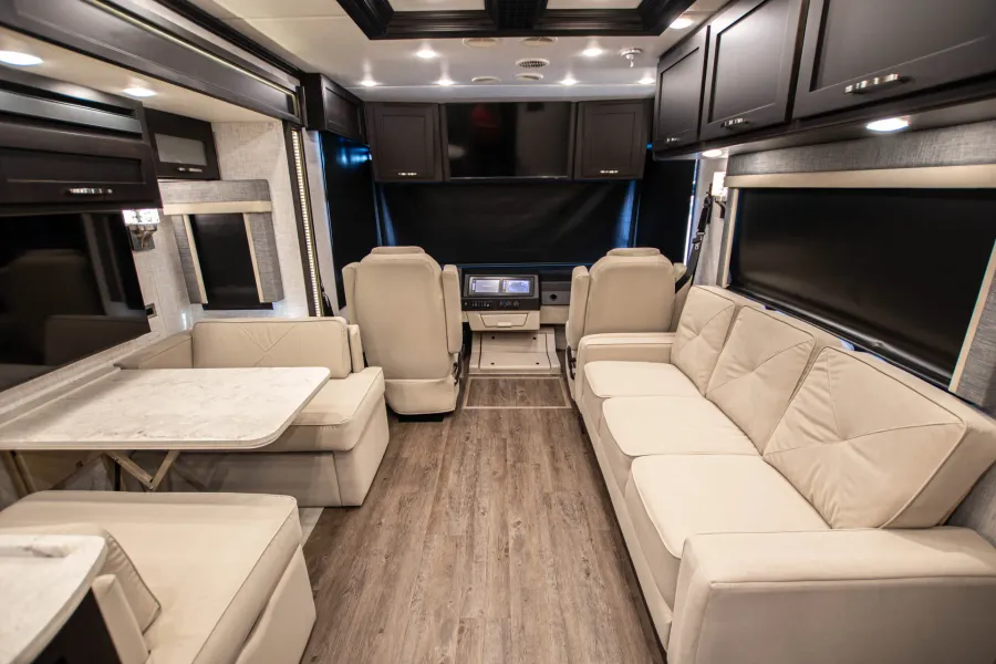 2026 Newmar Canyon Star 3947 | Photo 15 of 27