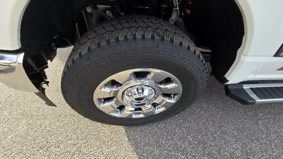 2026 Ford Super Duty F-250 | Photo 9 of 29