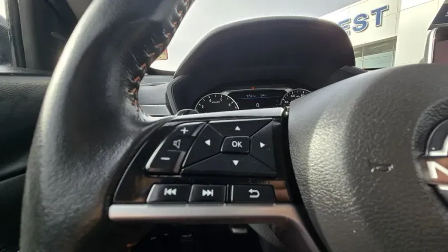 2024 Nissan Altima | Photo 14 of 27