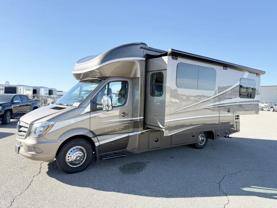 2016 Dynamax Isata 3 24FWM | Photo 16 of 22