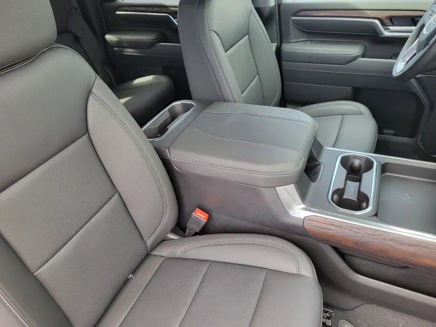 2026 GMC Sierra 3500HD SLT | Photo 12 of 25