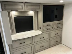 2026 Newmar London Aire 4551 | Thumbnail Photo 16 of 19