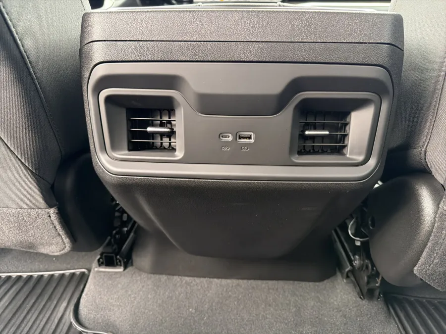 2026 Chevrolet Silverado 1500 LT | Photo 10 of 20