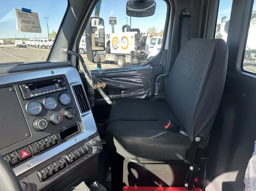 2025 Western Star 47X | Photo 10 of 14