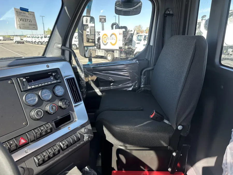 2025 Western Star 47X | Photo 10 of 14