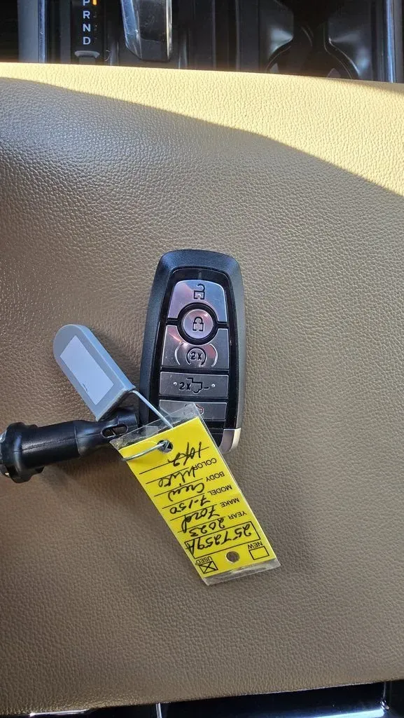 2023 Ford F-150 | Photo 25 of 33